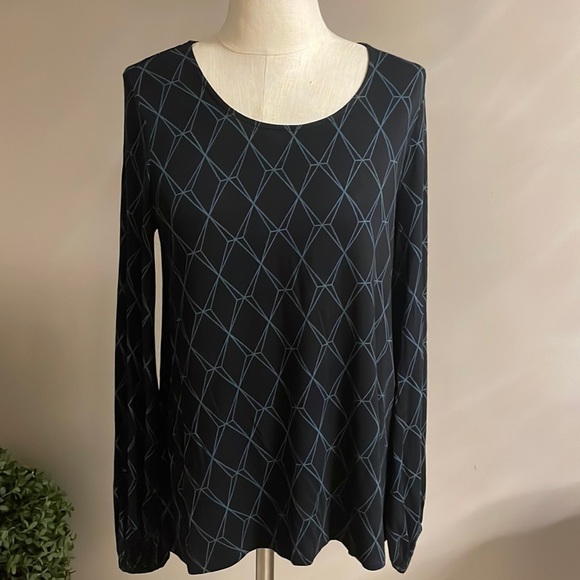 SOMA SO SOFT LONG SLEEVE STRETCH TOP size Small black w/ geometric green design - Picture 1 of 7